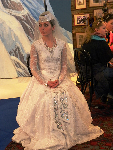 traditional Russian bridal wear