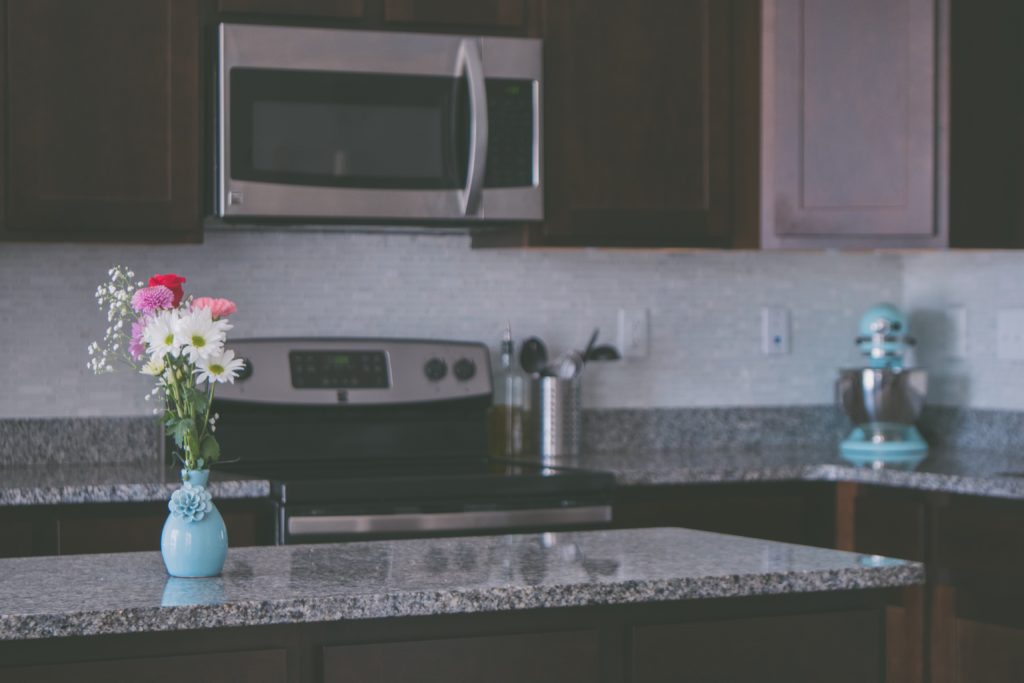 The Busy Mom’s Guide To Keeping The Kitchen Clean